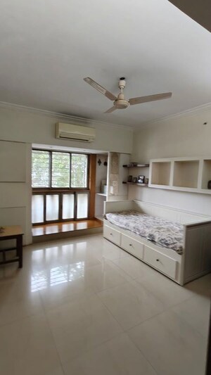 Living Room in 3 BHK Apartment at Chembur – for Rent