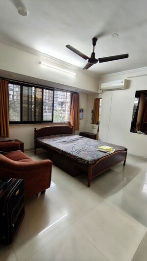 Bedroom in 3 BHK Apartment at Chembur – for Rent