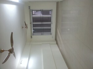 Room in 2 BHK Apartment at Ozone Evergreens, Harlur – for Rent