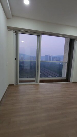 Room in 2 BHK Apartment at Indiabulls One Indiabulls, Pokhran Road No Two – for Rent