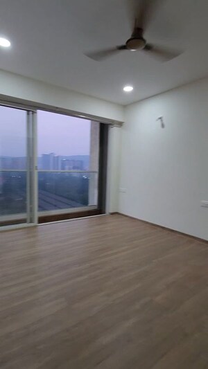 Room in 2 BHK Apartment at Indiabulls One Indiabulls, Pokhran Road No Two – for Rent