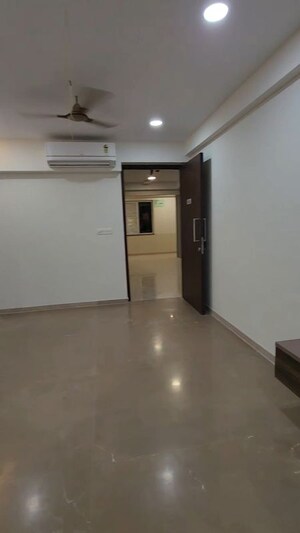 Room in 2 BHK Apartment at Indiabulls One Indiabulls, Pokhran Road No Two – for Rent