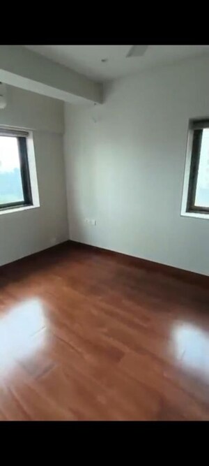 Room in 2 BHK Apartment at Cuffe Parade – for Rent