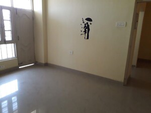 Room in 3 BHK Apartment at Sri Ram Gold Line Residency, Faizabad Road – for Rent