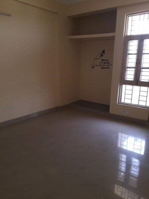 Room in 3 BHK Apartment at Sri Ram Gold Line Residency, Faizabad Road – for Rent