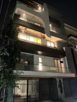 4 BHK Builder Floor – Exterior View View at Safdarjung Enclave - for Sale