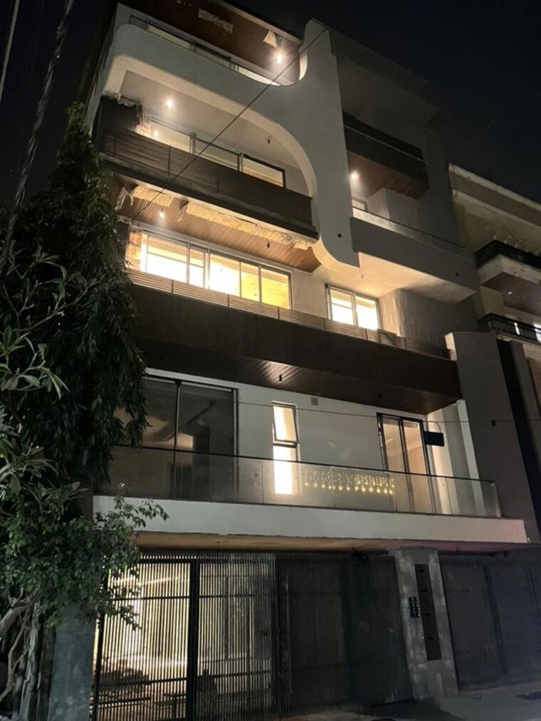 Exterior View, safdarjung enclave 4 Bedroom 298 Sq.Yd. Builder Floor In Safdarjung Enclave Delhi 10635234