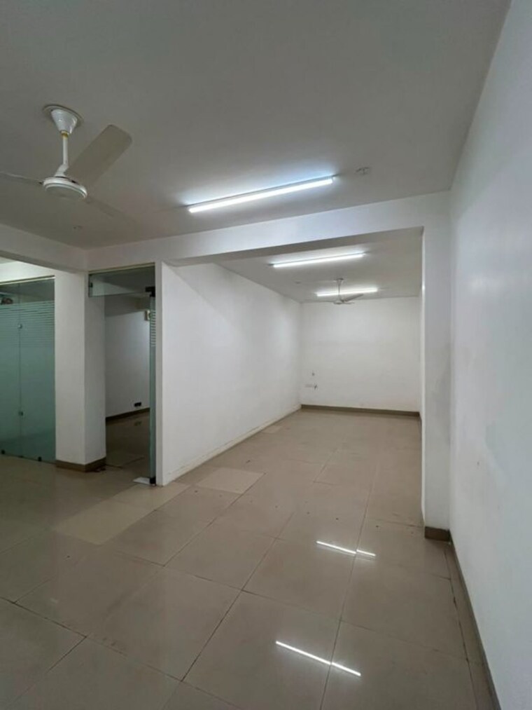 Room, defence colony 4 Bedroom 2700 Sq.Ft. Builder Floor In Defence Colony Delhi 10643408