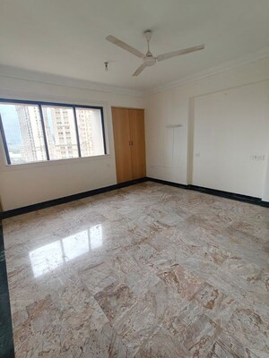 Room in 2 BHK Apartment at Hiranandani Glen Croft, Powai – for Rent