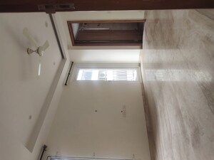 Furnished Amenities in 4 BHK Builder Floor at East Of Kailash – for Rent