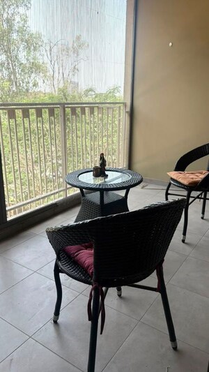 Team Area in 4 BHK Apartment at Thaltej – for Rent