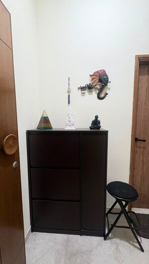 Furnished Amenities in 4 BHK Apartment at Thaltej – for Rent