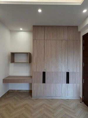 Room in 3 BHK Apartment at Raj One Good Earth, Sector 71 – for Rent