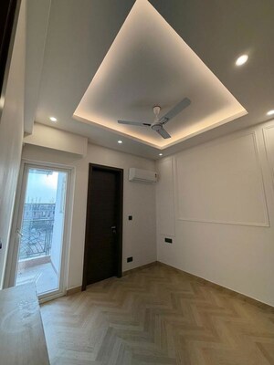 Room in 3 BHK Apartment at Raj One Good Earth, Sector 71 – for Rent