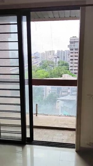 Bedroom in 2 BHK Apartment at Chembur – for Rent