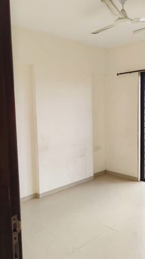 Bedroom in 2 BHK Apartment at Chembur – for Rent