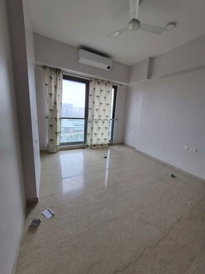Room in 4 BHK Apartment at Adani Ten BKC, Bandra East – for Sale