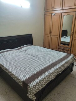 6+ BHK + Servant Room,Extra Room,Store Room Independent House For Sale in Sector 8