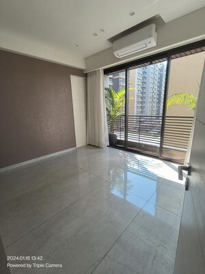 Room in 5 BHK Apartment at Uma Residences, Bhayli – for Sale