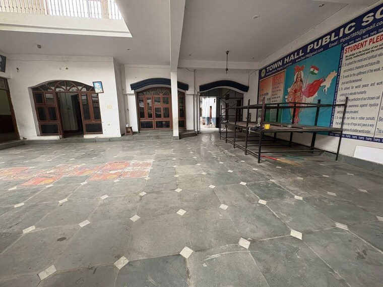  Parking, aliganj-plaza 6+ Bedroom 4600 Sq.Ft. Villa In Aliganj Lucknow 10643576