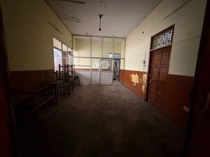 Room in 6+ BHK Villa at Aliganj Plaza, Aliganj – for Rent