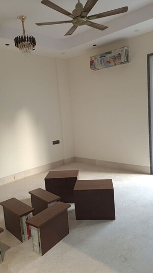 Furnished Amenities in 3 BHK Builder Floor at East Patel Nagar – for Rent