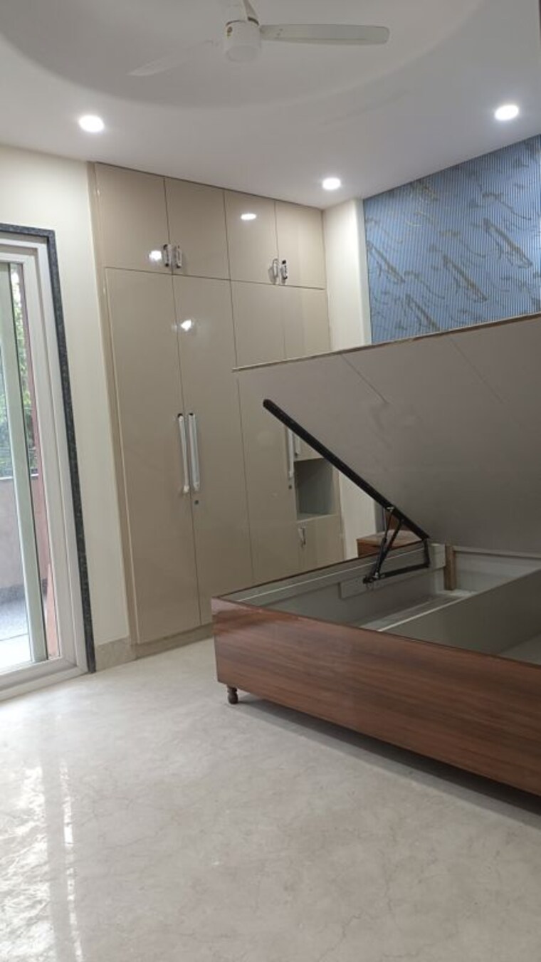 Bathroom, east patel nagar 3 Bedroom 1803 Sq.Ft. Builder Floor In East Patel Nagar Delhi 10643575