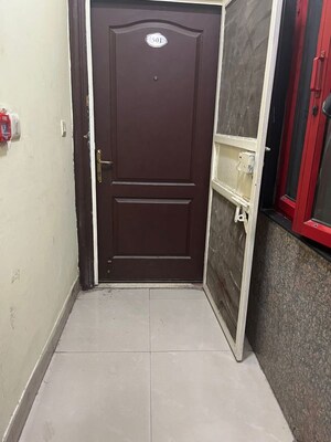 Bathroom in 3 BHK Apartment at Parsvnath Green Ville, Sector 48 – for Rent