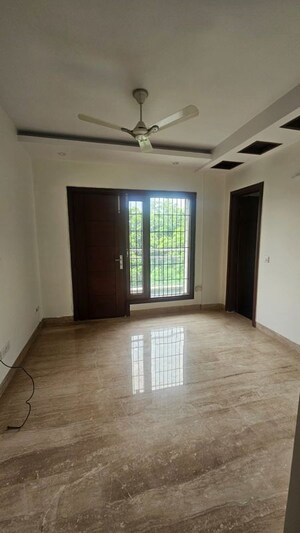 Room in 3 BHK Builder Floor at New Rajinder Nagar – for Rent