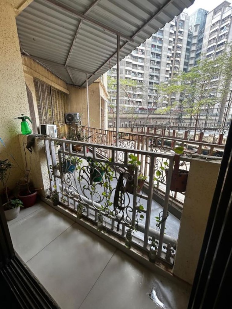 Balcony, lodha-splendora 1 Bedroom 400 Sq.Ft. Apartment In Ghodbunder Road Thane 10643622