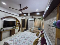 3 BHK + Servant Room Penthouse For Sale in Vasundhara Enclave