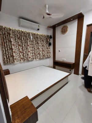 Bedroom in 2 BHK Apartment at Chembur – for Rent