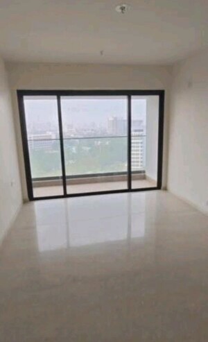 Room in 4 BHK Apartment at Kalpataru Magnus, Bandra East – for Sale