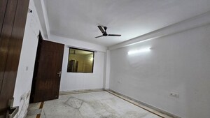Room in 1 BHK Builder Floor at Saket – for Rent
