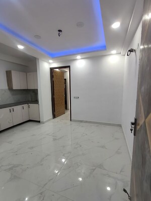 Bathroom in 1 BHK Builder Floor at Saket – for Rent