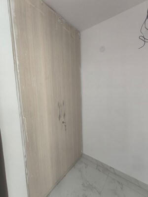 Building Lobby in 1 BHK Builder Floor at Saket – for Rent