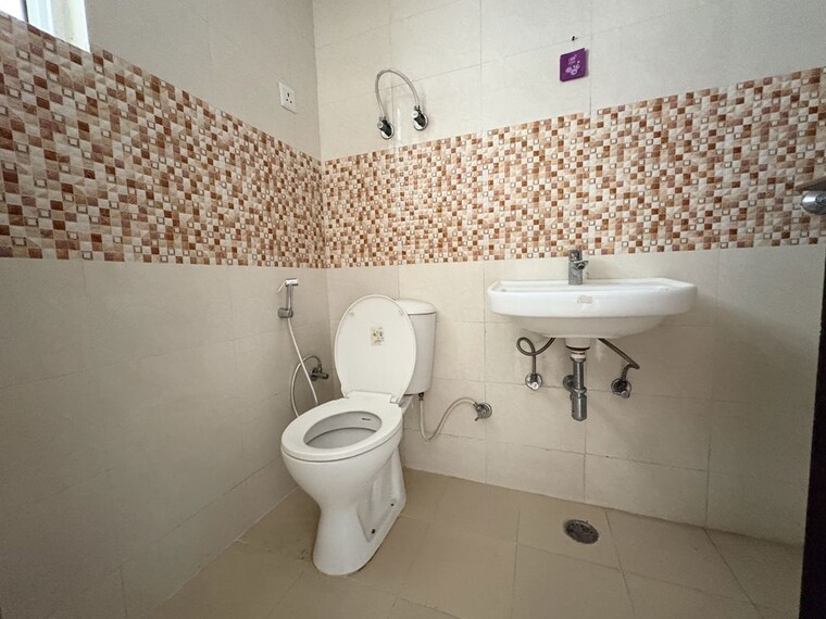 Bathroom, jm-florence 2 Bedroom 950 Sq.Ft. Apartment In Tech Zone 4 Greater Noida Greater Noida 10643678