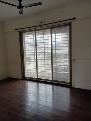 Room in 3 BHK Apartment at Vashi Sector 26 – for Rent