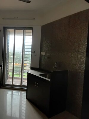 Room in 3 BHK Apartment at Vashi Sector 26 – for Rent