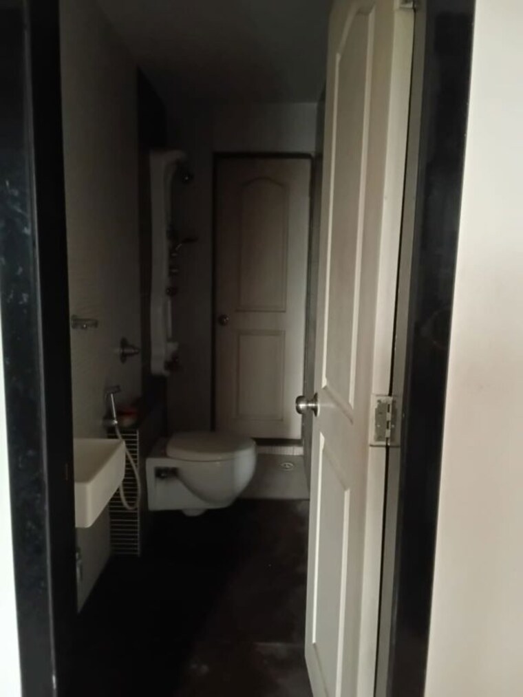 Bathroom, vashi sector 26 3 Bedroom 1211 Sq.Ft. Apartment In Vashi Sector 26 Navi Mumbai 10643685