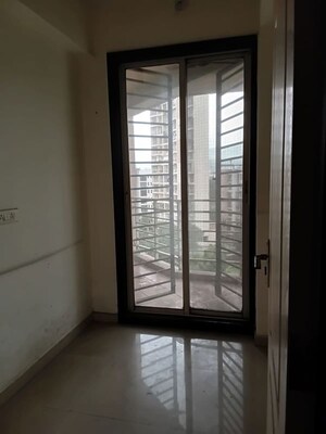 Room in 3 BHK Apartment at Vashi Sector 26 – for Rent