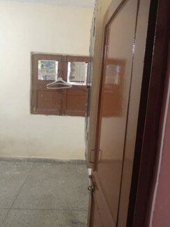1 BHK Independent House For Rent in Beta I Greater Noida