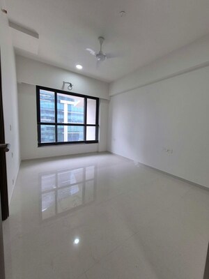 Room in 4 BHK Apartment at Kalpataru Magnus, Bandra East – for Sale