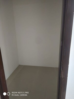 Room in 4 BHK Apartment at DB Woods, Goregaon East – for Rent