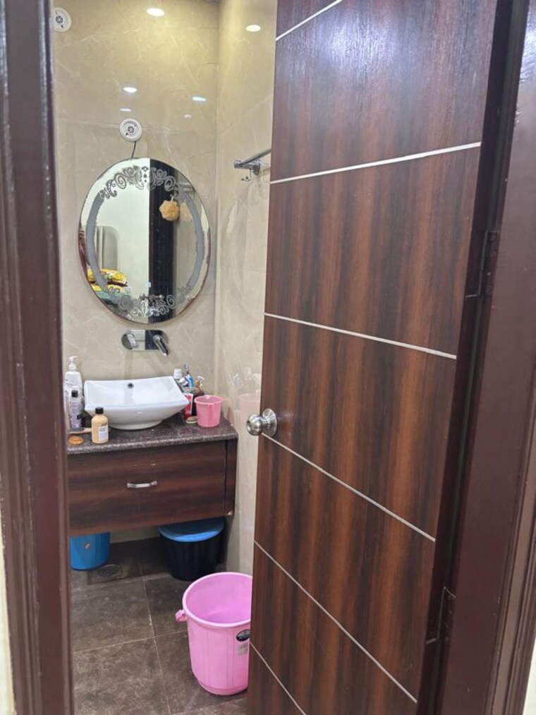 Bathroom, sector 57 3 Bedroom 2580 Sq.Ft. Builder Floor In Sector 57 Gurgaon 10643710