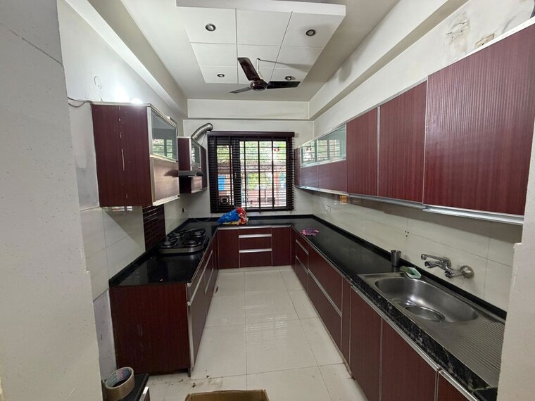 Kitchen, dlf-royale-residences 4 Bedroom 2600 Sq.Ft. Builder Floor In Dlf Phase I Gurgaon 10643720