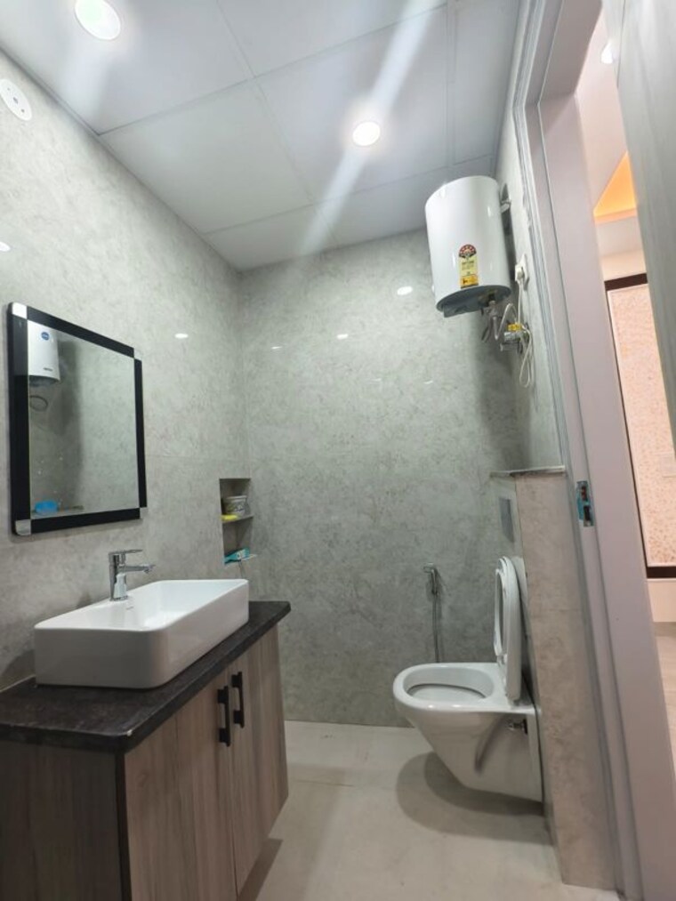 Bathroom, sector 57 3 Bedroom 3280 Sq.Ft. Builder Floor In Sector 57 Gurgaon 10643723
