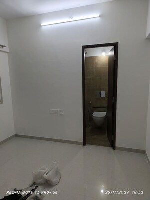 Room in 1 BHK Apartment at Omkar Signet, Malad East – for Rent