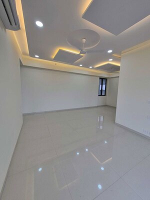 Room in 2 BHK Apartment at Kalpataru Magnus, Bandra East – for Sale