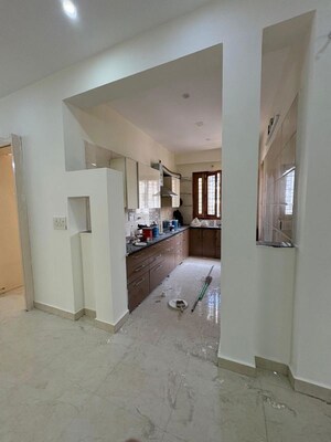 Building Lobby in 3 BHK Builder Floor at Sector 57 – for Rent